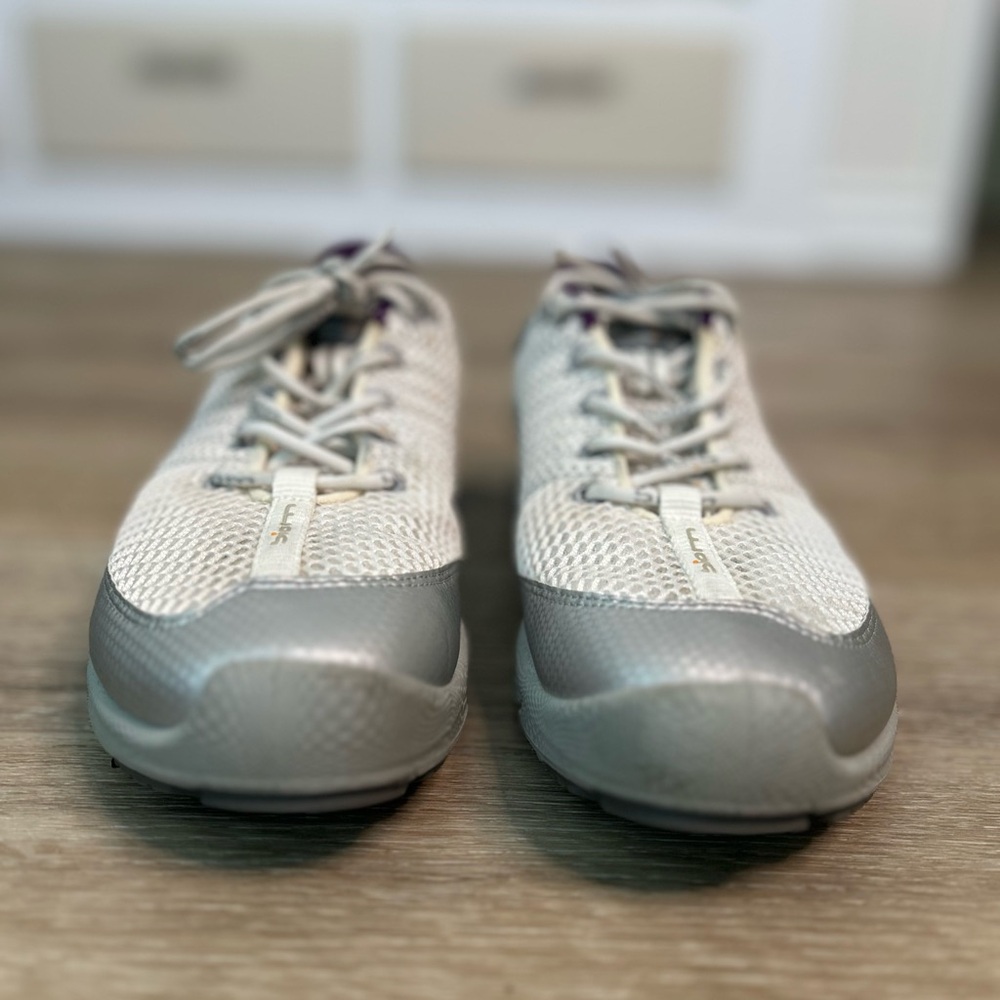 Ecco Women's Silver and Cream Sneakers - Picture 2 of 12